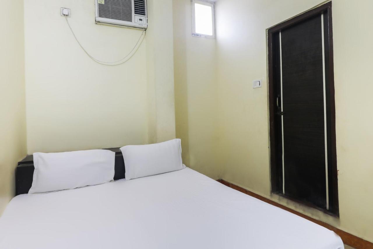 Spot On 48832 Balaji Parisar Hotel Uddzsaín Kültér fotó