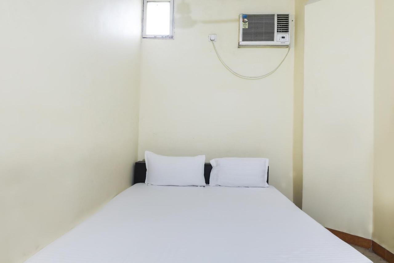 Spot On 48832 Balaji Parisar Hotel Uddzsaín Kültér fotó