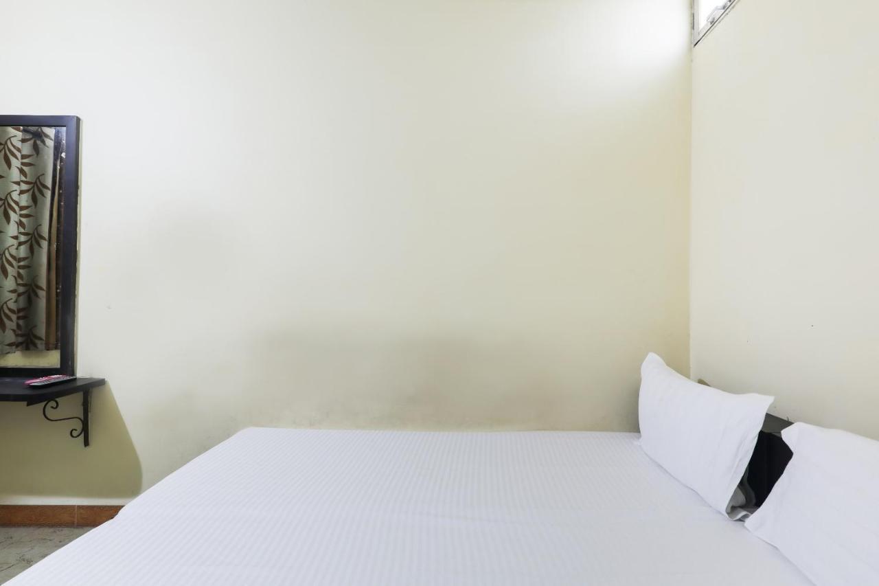 Spot On 48832 Balaji Parisar Hotel Uddzsaín Kültér fotó